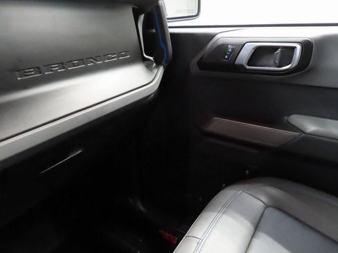 Used 2021 Ford Bronco Black Diamond image 16