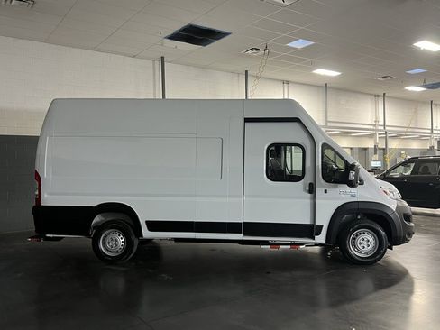 Used 2024 RAM ProMaster 3500 w/ Delivery Van Package image 6