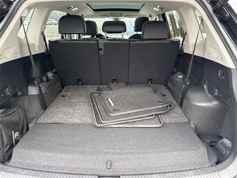 Certified 2022 Volkswagen Tiguan SE w/ Panoramic Sunroof Package image 5