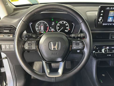Used 2024 Honda Pilot Touring image 12