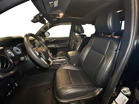 Used 2023 Toyota Tacoma TRD Off-Road image 7