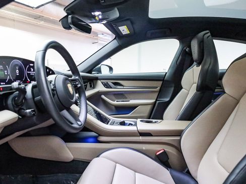Used 2025 Porsche Taycan image 20