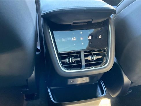 New 2025 Volvo EX90 Plus w/ Protection Package Premier image 16