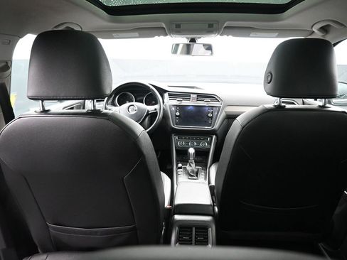 Used 2019 Volkswagen Tiguan SEL image 38