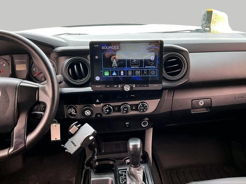 Used 2016 Toyota Tacoma SR w/ SR Convenience Package RWD image 6