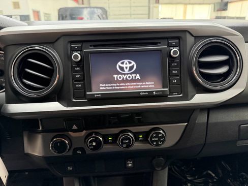 Used 2017 Toyota Tacoma SR5 w/ Tow Package AWD/4WD image 27