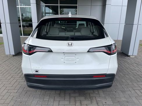 Used 2023 Honda HR-V LX image 3