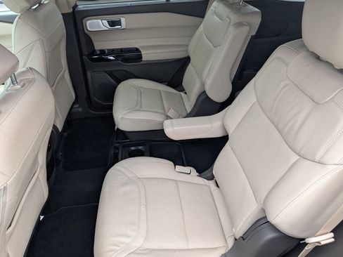 Used 2021 Ford Explorer Platinum w/ Equipment Group 601A image 28