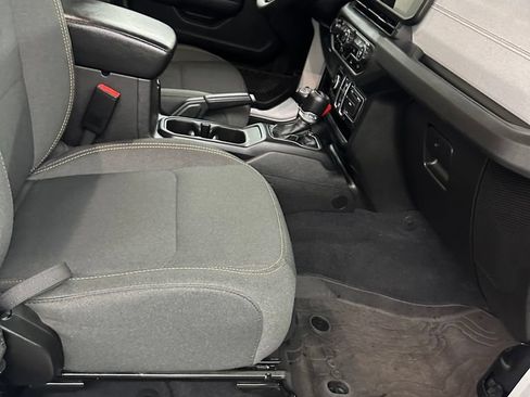 Used 2024 Jeep Wrangler Unlimited w/ Convenience Group AWD/4WD image 37