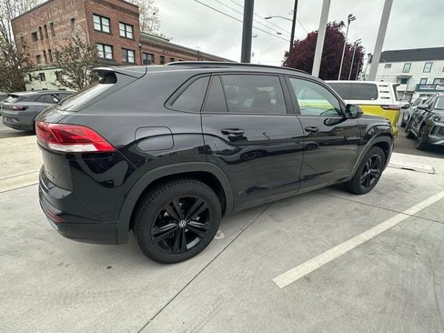 Used 2023 Volkswagen Atlas Cross Sport SEL R-Line AWD/4WD image 7