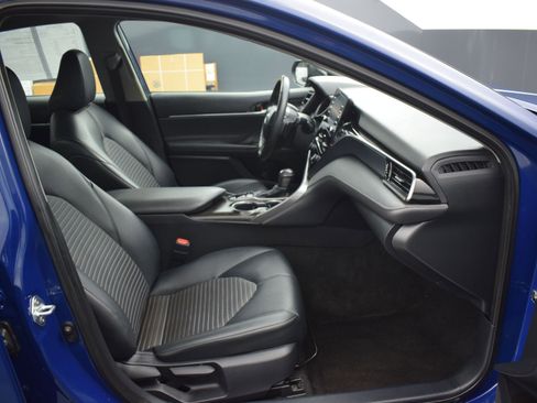 Used 2024 Toyota Camry SE w/ Convenience Package image 10