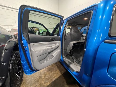 Used 2005 Toyota Tacoma 4x4 Double Cab image 16