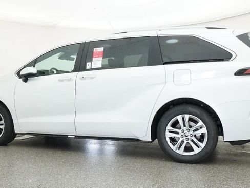 New 2026 Toyota Sienna Limited FWD image 20