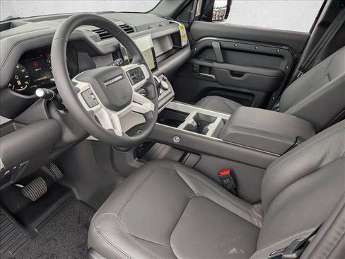Used 2025 Land Rover Defender 110 X-Dynamic SE AWD/4WD image 3