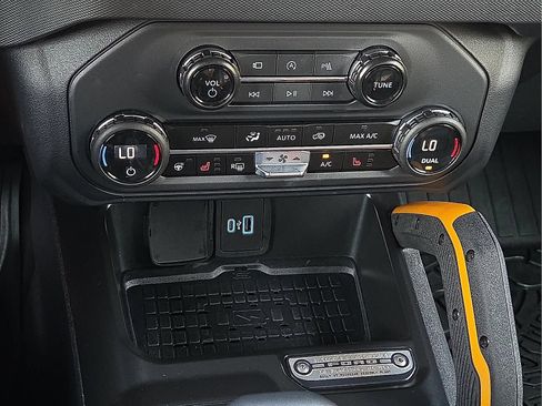 Certified 2024 Ford Bronco Badlands AWD/4WD image 17