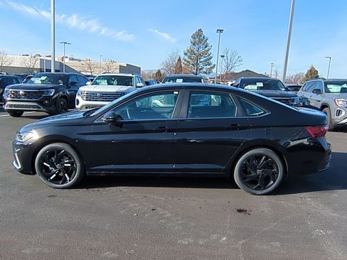 New 2026 Volkswagen Jetta SE image 9