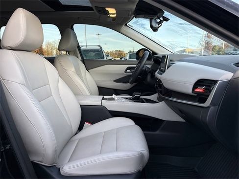 Used 2023 Nissan Rogue SL image 20