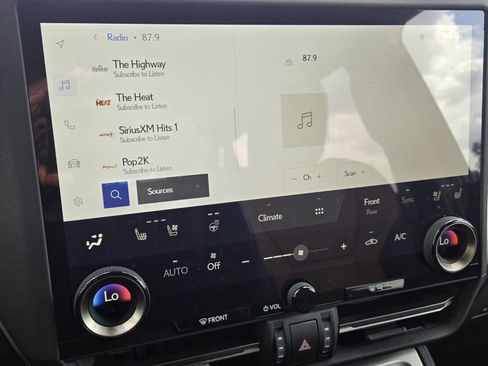 Certified 2025 Lexus GX 550 w/ Accessory Package (2T) image 18