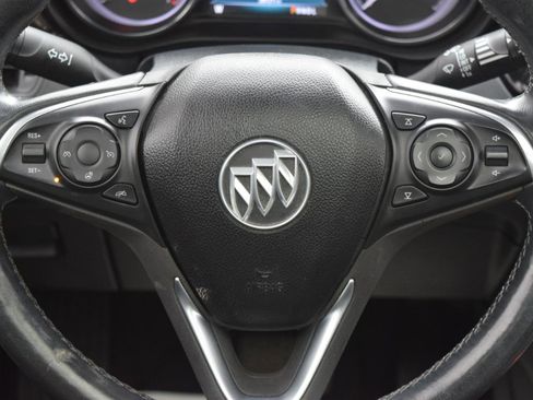 Used 2019 Buick Envision Essence FWD image 20