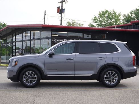Used 2023 Kia Telluride LX FWD image 4