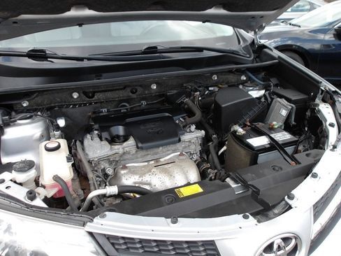 Used 2014 Toyota RAV4 XLE image 27