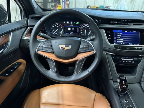Certified 2024 Cadillac XT5 Premium Luxury w/ Technology Package AWD/4WD image 17