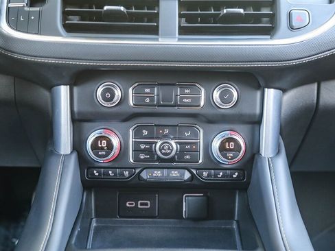 Used 2022 GMC Yukon SLT w/ SLT Premium Package image 19