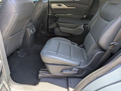 Used 2025 Ford Explorer Active w/ Active Comfort Package AWD/4WD image 27