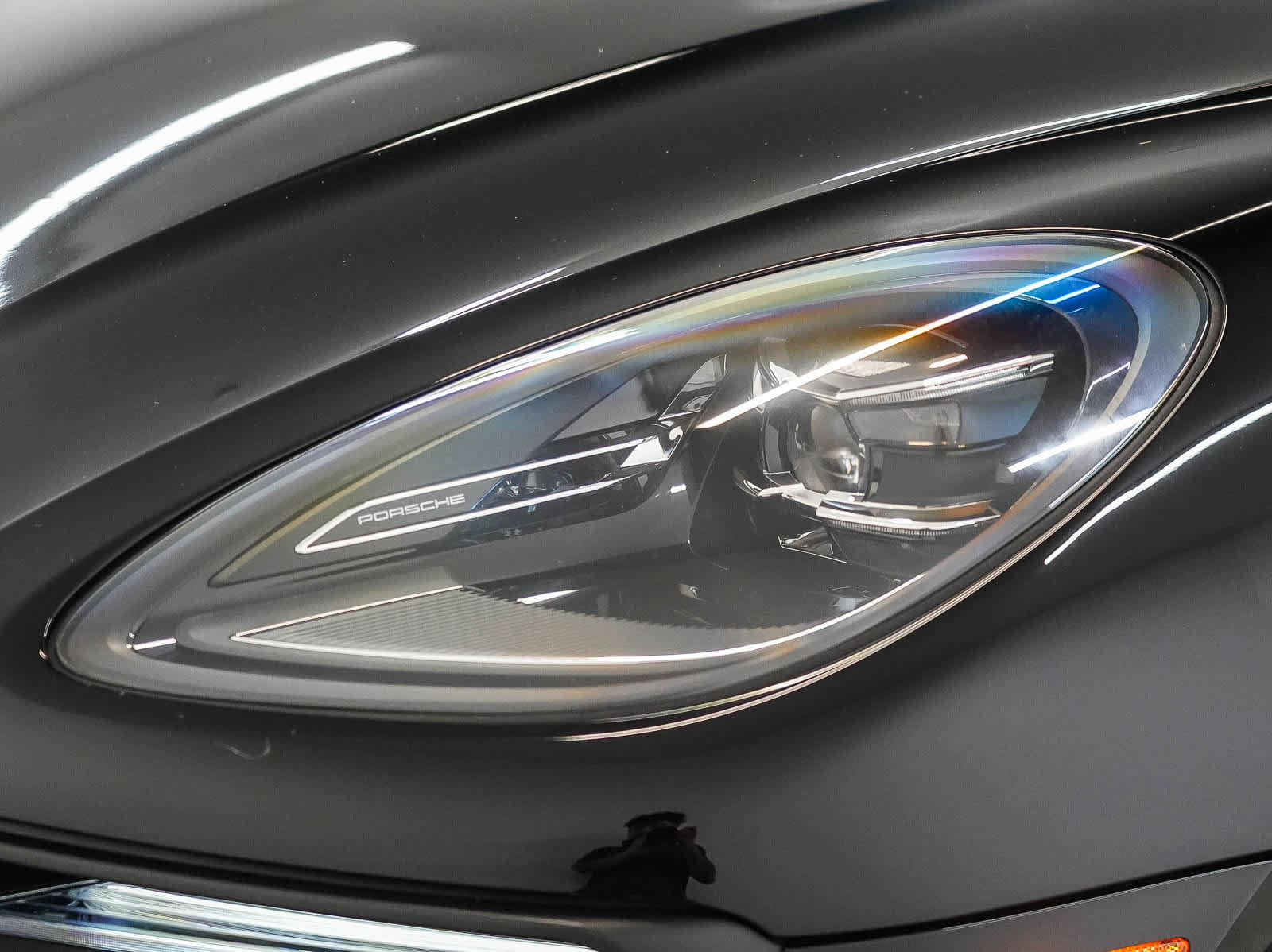 Certified 2026 Porsche Macan AWD/4WD image 9