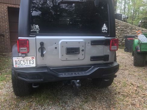 Used 2017 Jeep Wrangler Unlimited Rubicon AWD/4WD image 7