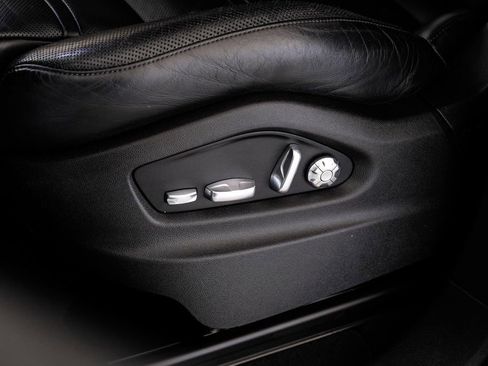 Used 2019 Porsche Cayenne S image 36