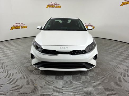Used 2023 Kia Forte LXS w/ LXS Technology Package FWD image 9