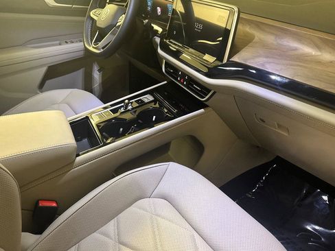 New 2026 Volkswagen Atlas SE image 16