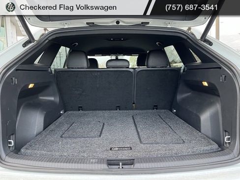 Used 2022 Volkswagen Atlas Cross Sport SE image 14