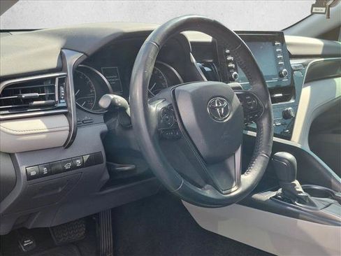 Used 2021 Toyota Camry SE w/ Convenience Package FWD image 2