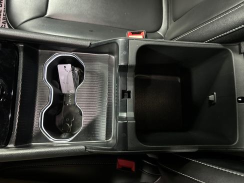 Used 2024 Jeep Grand Cherokee Limited image 21