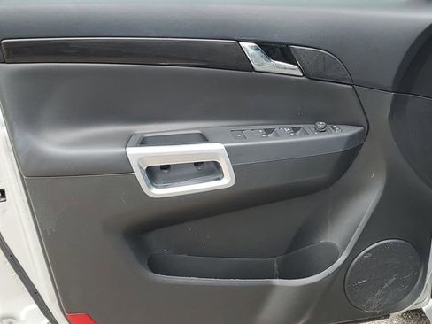 Used 2013 Chevrolet Captiva Sport LT w/ Convenience Package FWD image 18