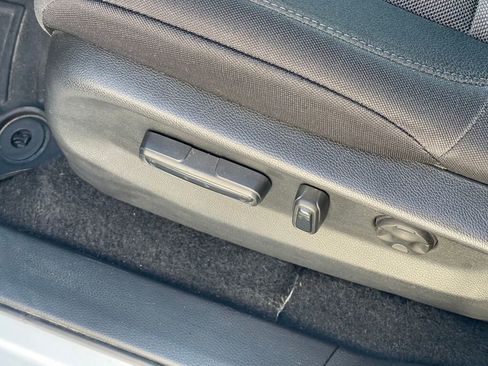 Used 2019 Honda CR-V EX image 7