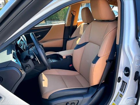 Used 2025 Lexus ES 350 w/ Premium Package image 8