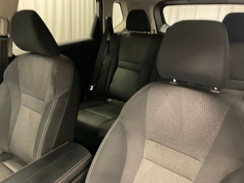 Used 2025 Nissan Rogue SV image 11