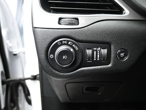 Used 2020 Jeep Cherokee High Altitude image 15