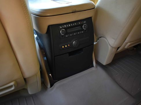 Used 2011 Cadillac Escalade Premium AWD/4WD image 78