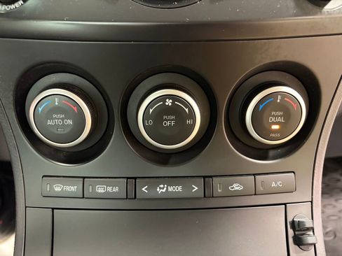 Used 2013 MAZDA MAZDA3 i Touring image 15