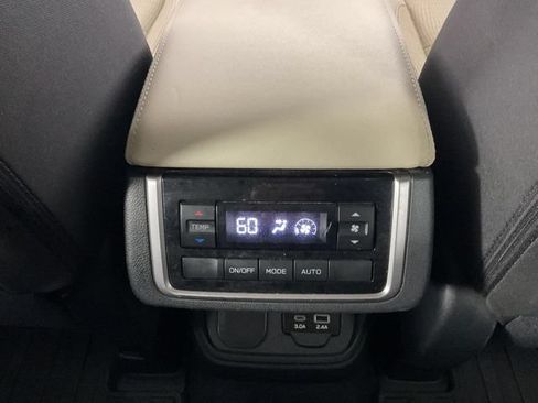 Used 2024 Subaru Ascent Premium w/ Convenience Package AWD/4WD image 15