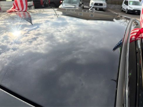 Used 2020 Nissan Versa SV image 11