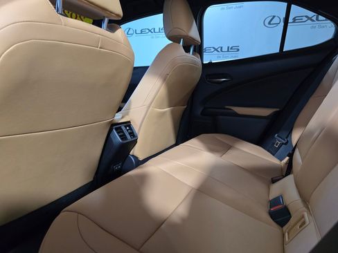 Used 2023 Lexus UX 250h FWD image 26