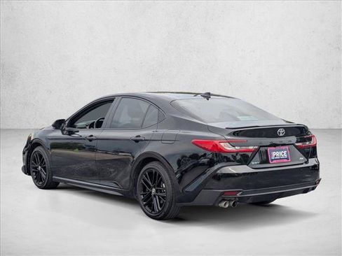 Used 2025 Toyota Camry SE FWD image 7