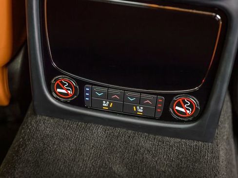 Used 2017 Jaguar XJ R-Sport image 46