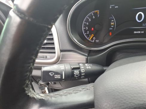 Used 2022 Jeep Grand Cherokee Laredo E image 25