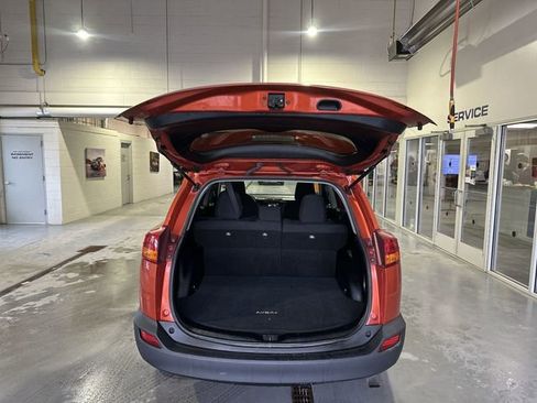 Used 2015 Toyota RAV4 LE image 28